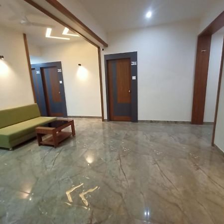 Hotel Crossview Palanpur Ngoại thất bức ảnh