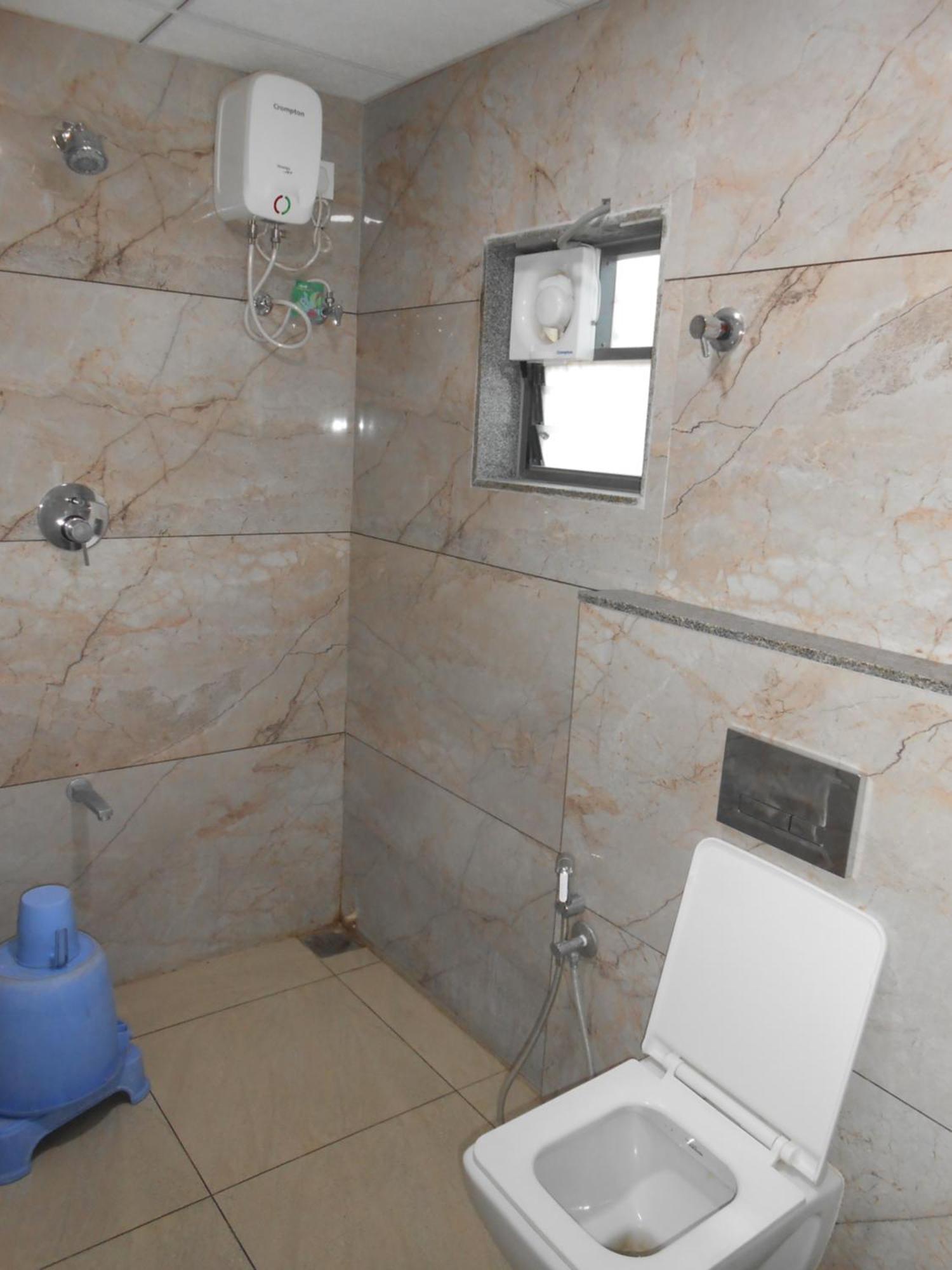 Hotel Crossview Palanpur Ngoại thất bức ảnh